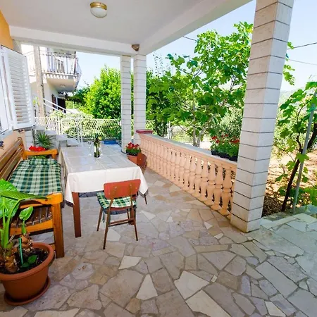 Ivana Apartamento *